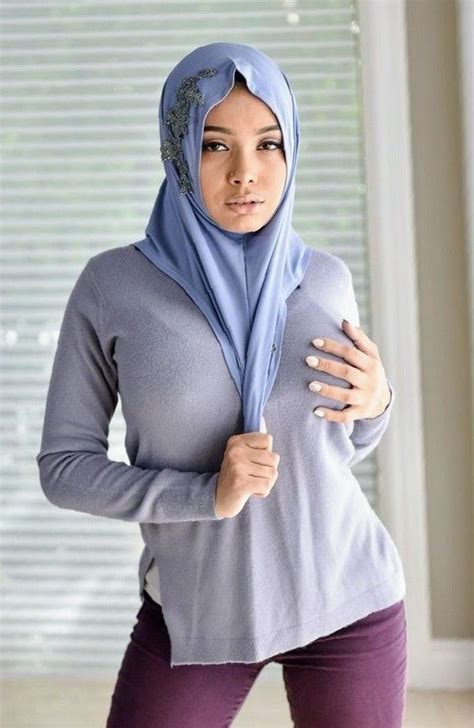 Two Muslim Step Sisters Malina Melendez & Aubry Babcock Give Step Bro A Footjob - Hijab Hookup. . Hizab porn